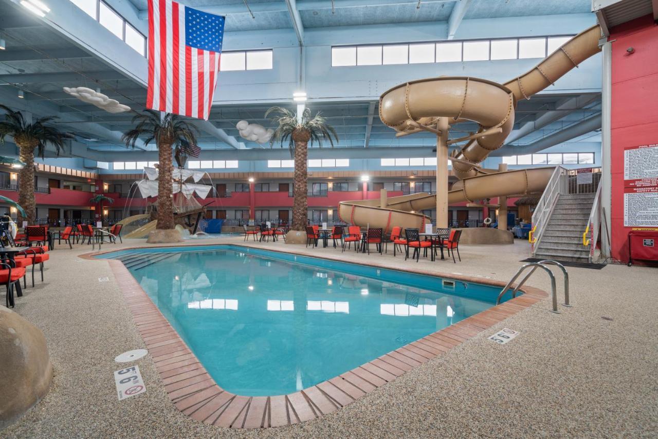 Ramada By Wyndham Airport - Waterpark & Event Center Sioux Falls