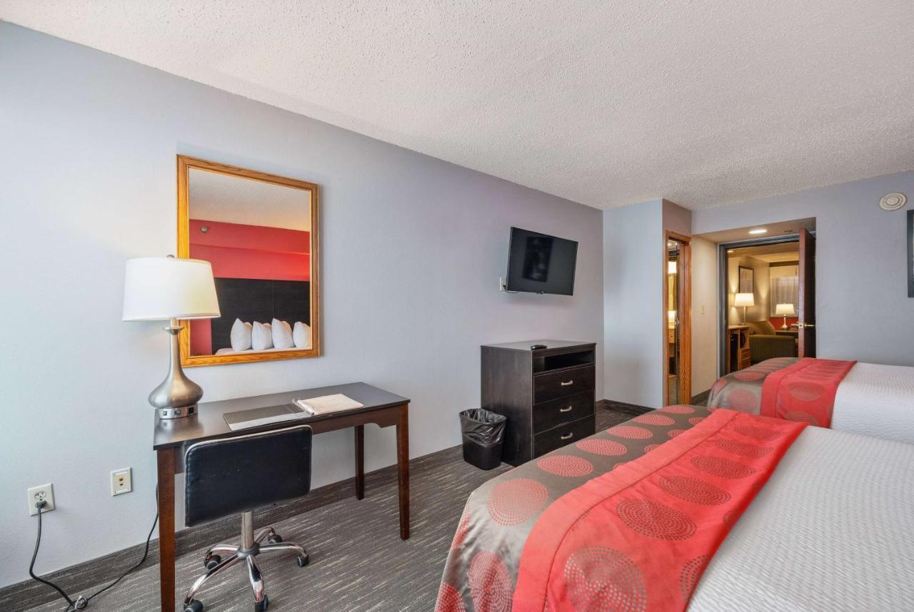 Ramada By Wyndham Airport - Waterpark & Event Center Sioux Falls