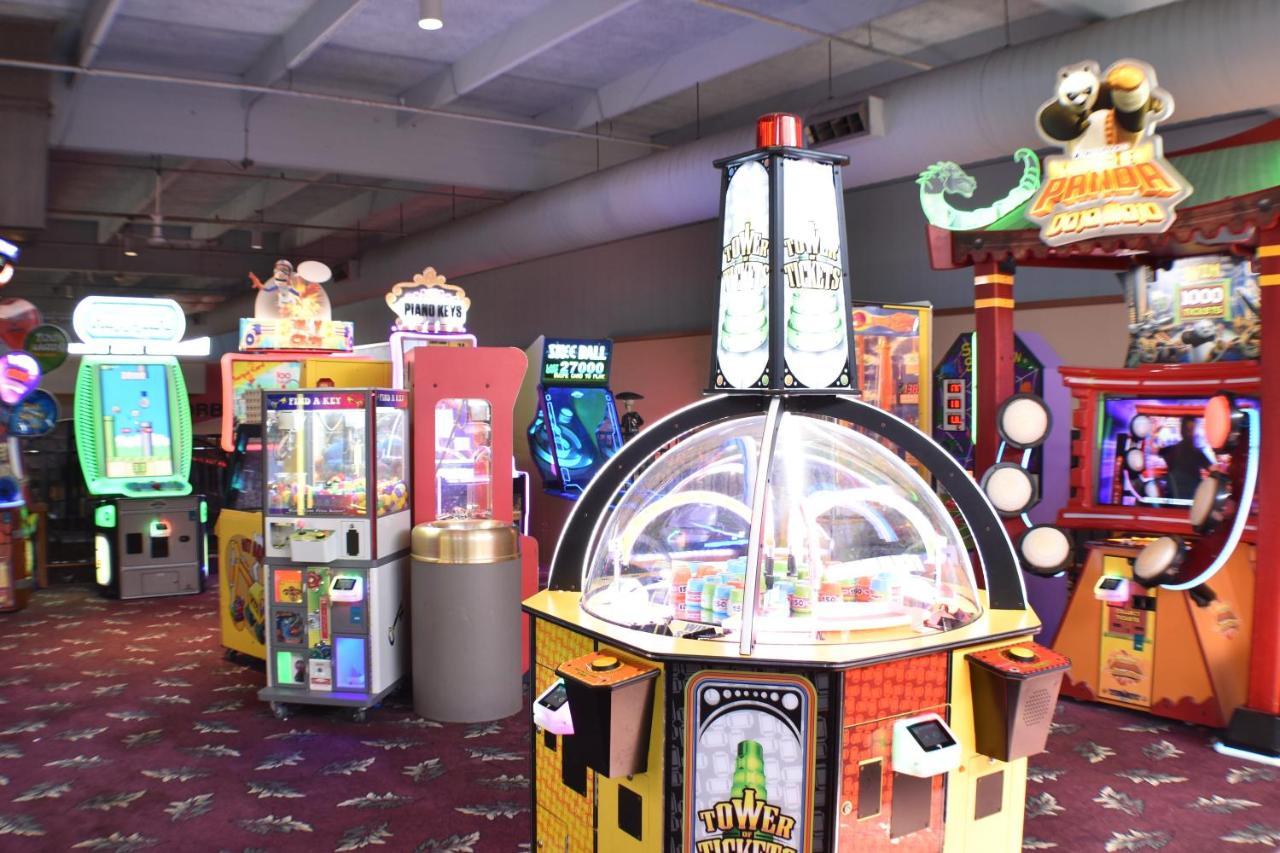 Ramada By Wyndham Airport - Waterpark & Event Center Hotel Sioux Falls